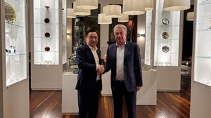 Συνάντηση Αρναουτάκη με τον Πρέσβη της Κίνας 