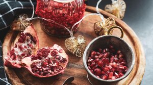 Ρόδι: Πόσες θερμίδες έχει, πώς είναι καλύτερο να το καταναλώνετε