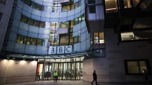 Βρετανία: Το BBC πρέπει «να βάλει σε τάξη τα του οίκου του», λέει ο Στάρμερ