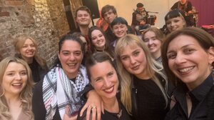 Από την Κρήτη στην Ιρλανδία με όχημα την Τέχνη