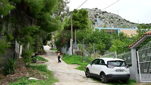 Σαλαμίνα: Πείραξε τις κάμερες, έβαλε μάσκα και πήγε να ληστέψει την πεθερά της - Τι είπε στους αστυνομικούς