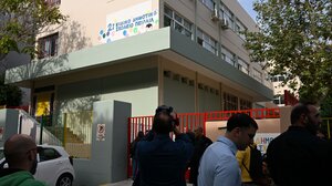 Πειραιάς: Με το δεκατιανό της πνίγηκε η 13χρονη στο Ειδικό Σχολείο - Οι αγωνιώδεις προσπάθειες να σωθεί