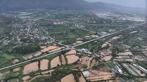 Κακοκαιρία: Συγκλονιστικές εικόνες από ψηλά αποτυπώνουν το μέγεθος της καταστροφής στη Φιλιππιάδα και την Καστοριά