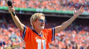 Μέλη εμβληματικών ροκ συγκροτημάτων ενώνονται σε ένα supergroup για καλό σκοπό