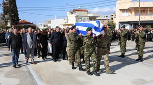 Τυμπάκι: Σε κλίμα οδύνης το τελευταίο αντίο στον 19χρονο Ραφαήλ Γαλυφιανάκη (βίντεο & φωτογραφίες)