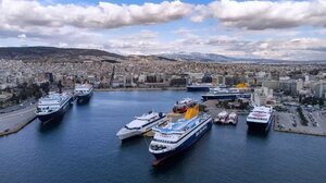 Πειραιάς: Μηχανική βλάβη σε καράβι που θα έκανε το δρομολόγιο προς Ύδρα-Σπέτσες