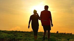 Καρκίνος: Πόσες ώρες περπάτημα την εβδομάδα μειώνουν τον κίνδυνο, σύμφωνα με επιστήμονες του Χάρβαρντ