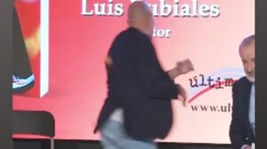 Λουίς Ρουμπιάλες: Θείος του αυτός που του πέταξε αυγά κατά τη διάρκεια παρουσίασης βιβλίου στη Μαδρίτη - Δείτε βίντεο