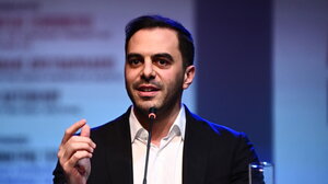 Σφοδρή επίθεση Χριστοδουλάκη στον Τσίπρα και πυρά εναντίον στελεχών του ΠΑΣΟΚ που δρουν στα σκοτάδια του παρασκηνίου