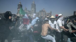 Μεξικό: Πάνω από 120 τραυματίες σε επεισοδιακή διαδήλωση στην πρωτεύουσα