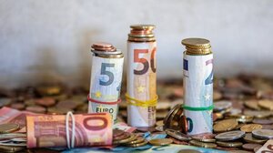 Αυξήσεις μισθών το 2026 από κλαδικές συμβάσεις και κατώτατο