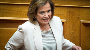 Μπακογιάννη: Ο πατέρας μου είχε παντρέψει πριν από 21 χρόνια κάποιον ξάδελφο ή αδελφό του «Φραπέ»