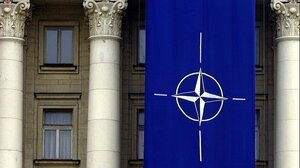 Ευρωπαίος Επίτροπος προειδοποιεί για τέλος του ΝΑΤΟ αν η Γροιλανδία καταληφθεί από τις ΗΠΑ