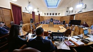 Εξεταστική για ΟΠΕΚΕΠΕ: Ανέβηκαν οι τόνοι μεταξύ ΝΔ – αντιπολίτευσης μετά το υπόμνημα Ξυλούρη 