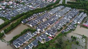 Πλημμύρες στην Ινδονησία: Τραγικός απολογισμός με 442 νεκρούς