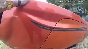 Τέξας: Βίντεο της αστυνομίας με απεγκλωβισμό βρέφους από αυτοκίνητο που ανετράπη