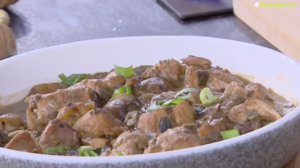 Συνταγή: Κοτόπουλο με κάστανα και μανιτάρια