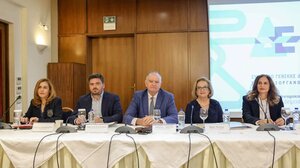 Τα... υψηλά ντεσιμπέλ και η φορτισμένη συνεδρίαση