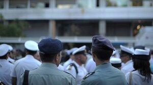 Νέο μισθολόγιο ενστόλων - Αυξήσεις και αναδρομικά έως 3 μήνες