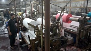 Διεθνής Αμνηστία: Έκκληση στους κολοσσούς ένδυσης να λάβουν μέτρα για τα δικαιώματα των εργαζομένων