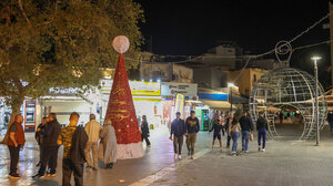 Είμαστε εντός χρονικών ορίων, σε ότι αφορά το χριστουγεννιάτικο στολισμό, λένε από τη Λότζια