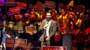 Μαμντάνι: Τι σημαίνει η ιστορική νίκη του πρώτου μουσουλμάνου και σοσιαλιστή δημάρχου της Νέας Υόρκης