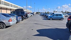 Για το... μόνιμο πρόβλημα στάθμευσης στο αεροδρόμιο Ηρακλείου