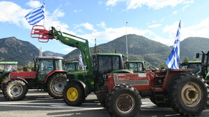 Κλιμακώνονται οι κινητοποιήσεις των αγροτών σε όλη τη χώρα