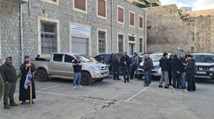 Υπό κατάληψη και τα γραφεία της ΑΑΔΕ μετά την Αποκεντρωμένη- Κλιμακώνουν οι κτηνοτρόφοι!