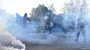 Κ. Σπυριδάκη: "Ομολογία αδυναμίας η επίθεση των ΜΑΤ στους αγρότες"