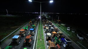 Ανυποχώρητοι οι αγρότες: Ενισχύονται τα μπλόκα σε Νίκαια, Μάλγαρα και Ε65 