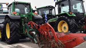 Ενισχύουν την παρουσία τους το αεροδρόμιο «Μακεδονία» αγρότες και κτηνοτρόφοι