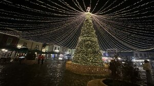 Αλβανία: Ο στολισμός σε Τίρανα και Κορυτσά και η σύγκριση με το... Ηράκλειο! (ΒΙΝΤΕΟ)