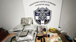 Έπιασαν 22χρονο με δέκα κιλά κάνναβη, στο «κάδρο» μητέρα και αδερφή!