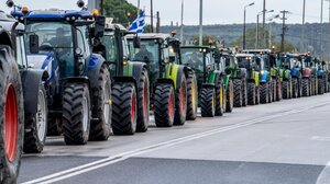 Κλιμάκωση χωρίς τέλος: Οι αγρότες ενισχύουν τα μέτωπα διαμαρτυρίας σε όλη την Ελλάδα