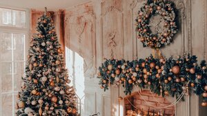 Χριστουγεννιάτικο δέντρο: Το έξυπνο κόλπο με τα στολίδια για να φαίνεται πιο γεμάτο