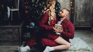 Τα ζώδια που ίσως βρουν τον έρωτα αυτά τα Χριστούγεννα