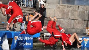 Χριστουγεννιάτικες βουτιές στη Βαρκελώνη – Το «Copa Nadal» ένωσε παράδοση και εορταστικό πνεύμα για ακόμα μια χρονιά