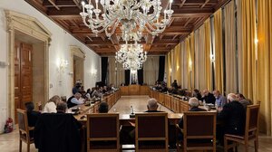 Δημοτικό Συμβούλιο: Άναψαν τα… λαμπάκια για τον χριστουγεννιάτικο στολισμό στο Ηράκλειο!