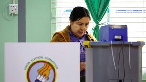 Bουλευτικές εκλογές διεξάγονται στη Μιανμάρ, οι πρώτες μετά το στρατιωτικό πραξικόπημα