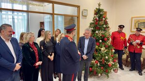 Πρωτοχρονιάτικα κάλαντα και ευχές στον Περιφερειάρχη Κρήτης