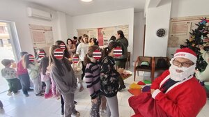 Χανιά: Τα γραφεία του ΚΚΕ "πλημμύρισαν" και φέτος με παιδικές φωνούλες και δυνατά γέλια!