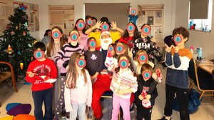 Με παιδικά χαμόγελα "πλημμύρισαν" τα γραφεία του ΚΚΕ Χανίων