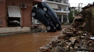 Ειδική σύνταξη 1.700 ευρώ στους πληγέντες από το Μάτι και τη Μάνδρα