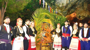 Χανιά: Σε κλίμα κατάνυξης η αναπαράσταση της Γέννησης στο σπήλαιο της Μαραθοκεφάλας
