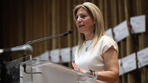 "Δεν μπορείς να πατάς σε δύο βάρκες": Ανοιχτή σύγκρουση για την Καρυστιανού και το κόμμα