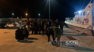 Νέες αφίξεις μεταναστών στα Χανιά - Ασφυξία στην Αγιά