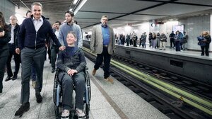Μητσοτάκης στο Μετρό: Στοιχειώδης κίνηση αξιοπρέπειας απέναντι στους συμπολίτες μας η Κάρτα Αναπηρίας