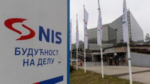 Σερβία: Αναστέλλει τη λειτουργία του το μοναδικό διυλιστήριο της χώρας