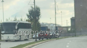 Οδηγός αγροτικού κινούνταν ανάποδα στο δρόμο - Βίντεο